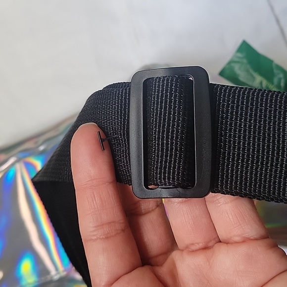 BARK Fanny Pack Silver Iridescent for Hoomans People. - Picture 12 of 17